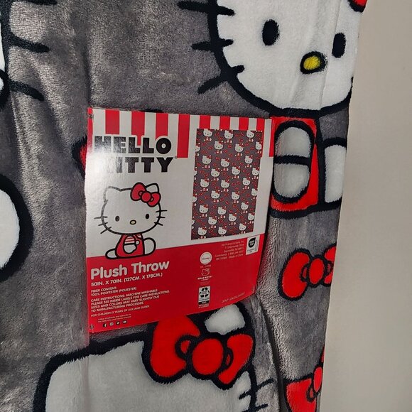 Hello Kitty Plush Throw Blanket 50" x 70" By Sanrio Gray With Red & White Design - Picture 4 of 4